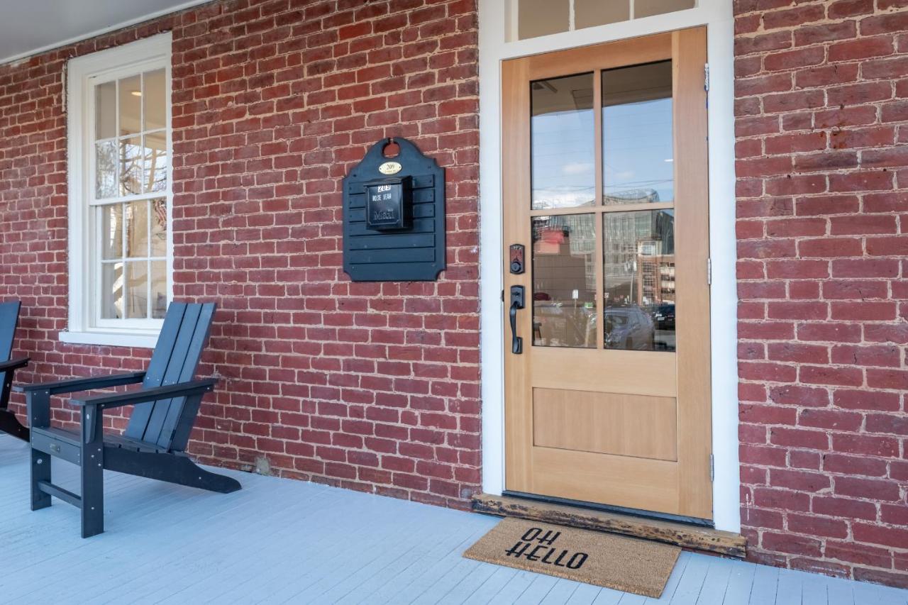 Boutique Room Steps From Downtown Mall Rose Jean Room 1 Charlottesville Esterno foto