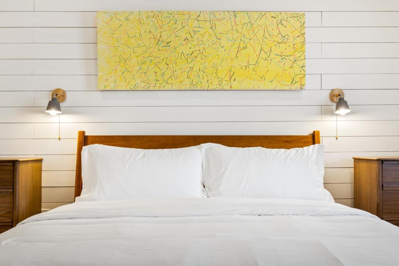 Boutique Room Steps From Downtown Mall Rose Jean Room 1 Charlottesville Esterno foto